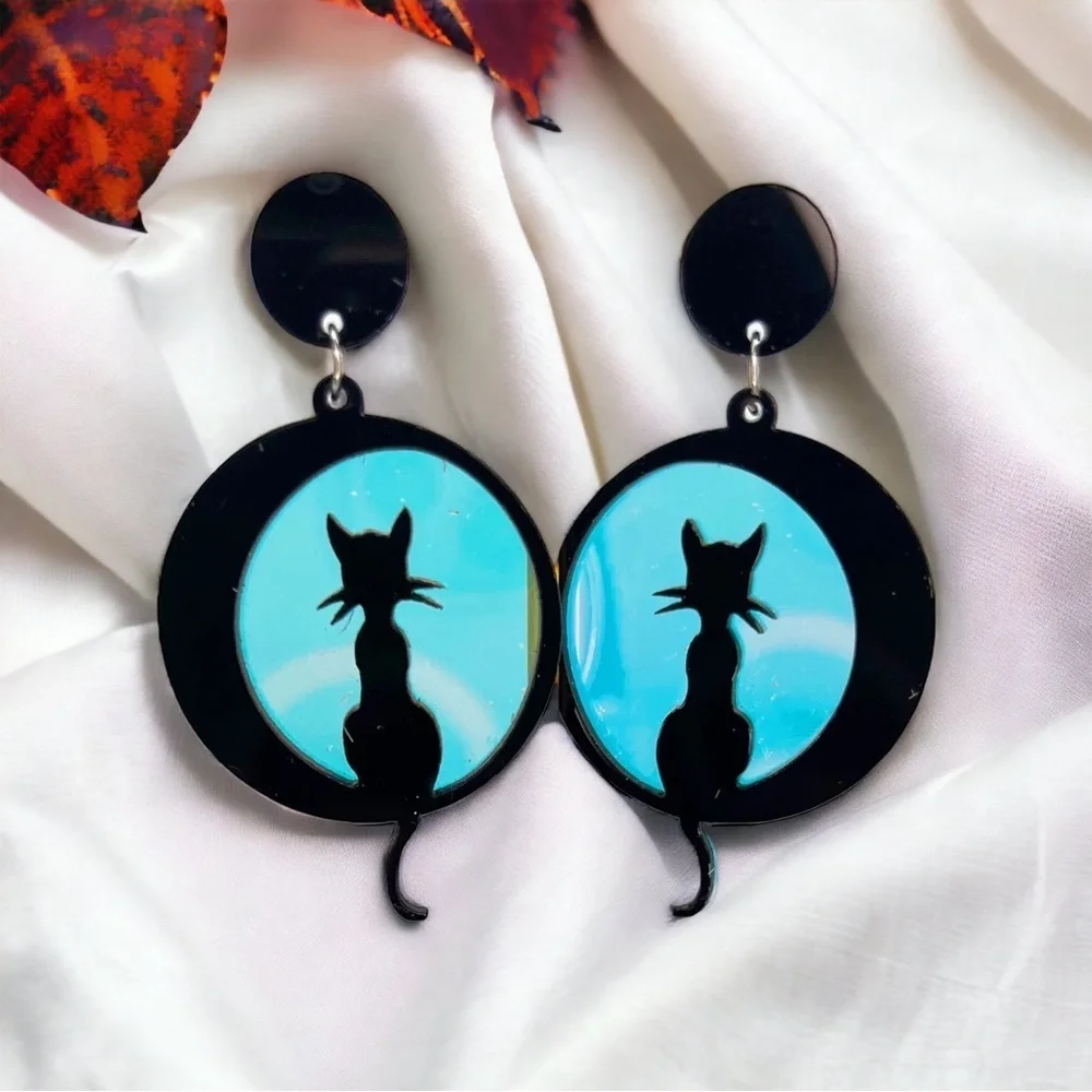Enchanting Cat Moon Dangle Earrings - Perfect for Halloween Fun! 🎃 Brand New!